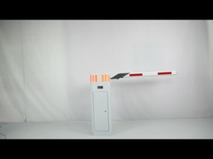 Άσπρη πύλη εμποδίων οδηγήσεων για το σύστημα χώρων στάθμευσης Commercail με 1,5 SEC